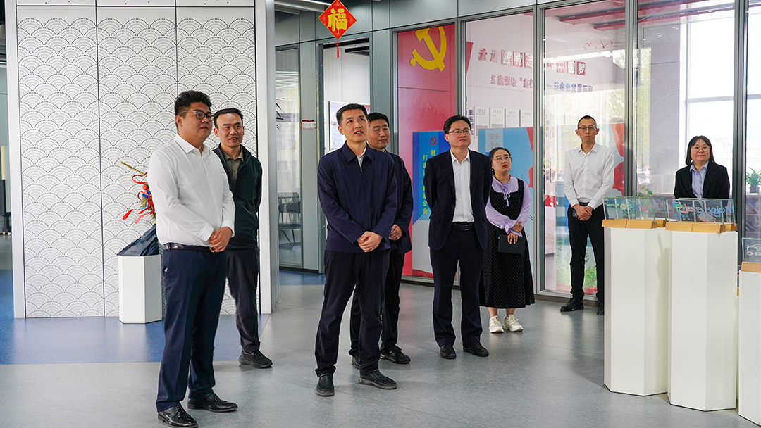 博興縣委副書(shū)記、代縣長(zhǎng)孔磊一行到訪(fǎng)宏鑫源調(diào)研產(chǎn)業(yè)發(fā)展情況